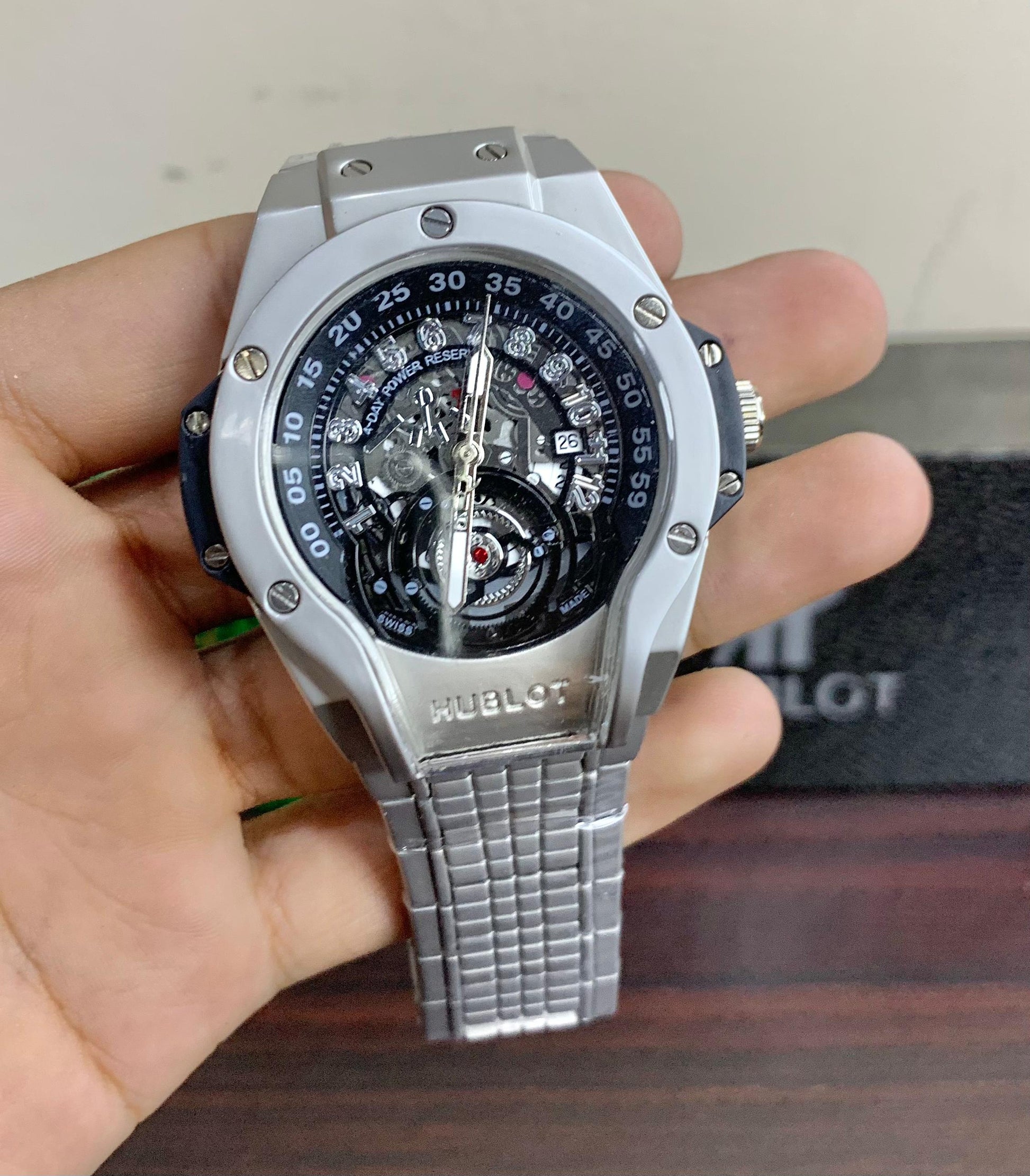 HUB WATCH - Premium quality watch dial in steel  2 year  machine warranty